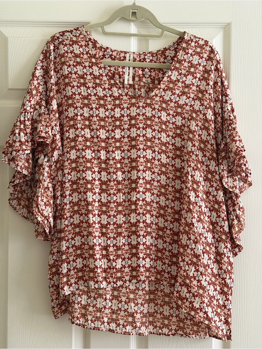 Anthropologie Rust and White Printed Flutter Sleeve Blouse